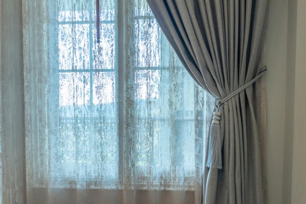 8 Different Ways to Tie Back Curtains